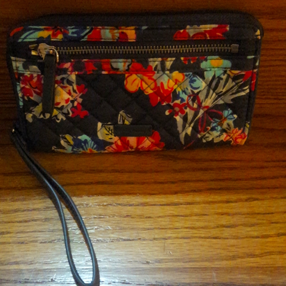 Vera Bradley Front Zip Wristlet in Pretty Posies